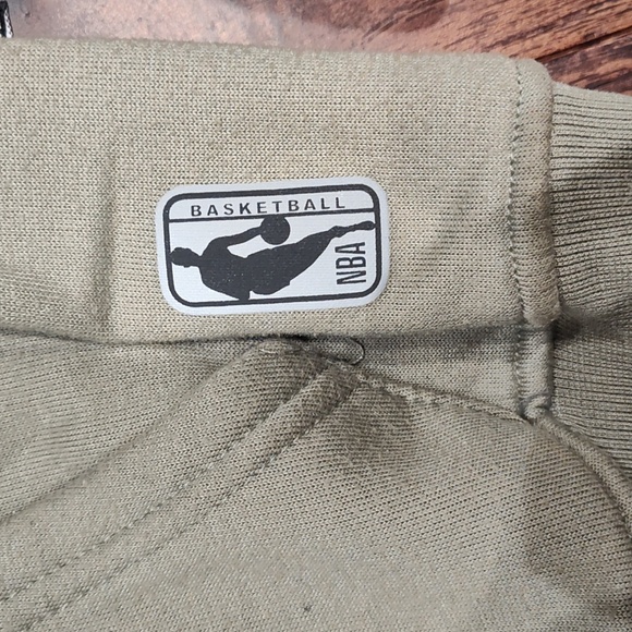 Two piece boys sweat shirt and pants set size 10-12 NBA - Picture 4 of 7